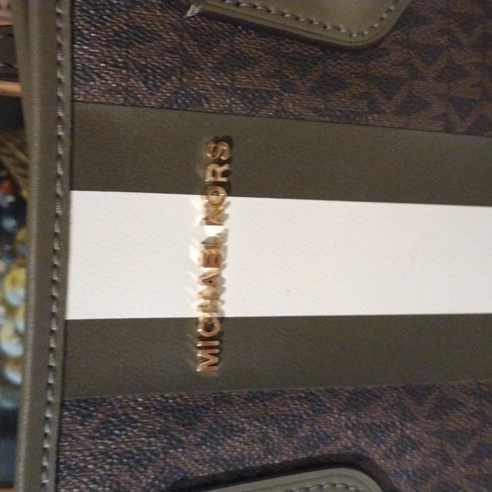 Michael Kors Large Eva Shoulder Tote Bag with wristlet Brown / Olive SOLD, SOLD, - Picture 3 of 16